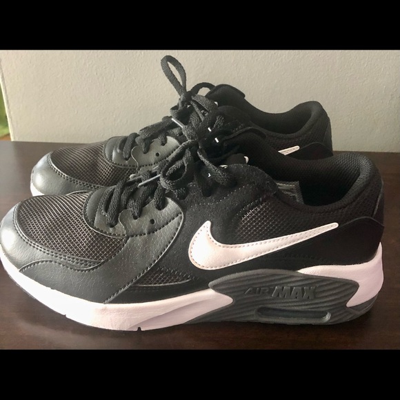 Nike AirMax Youth Size 5 - Picture 3 of 7